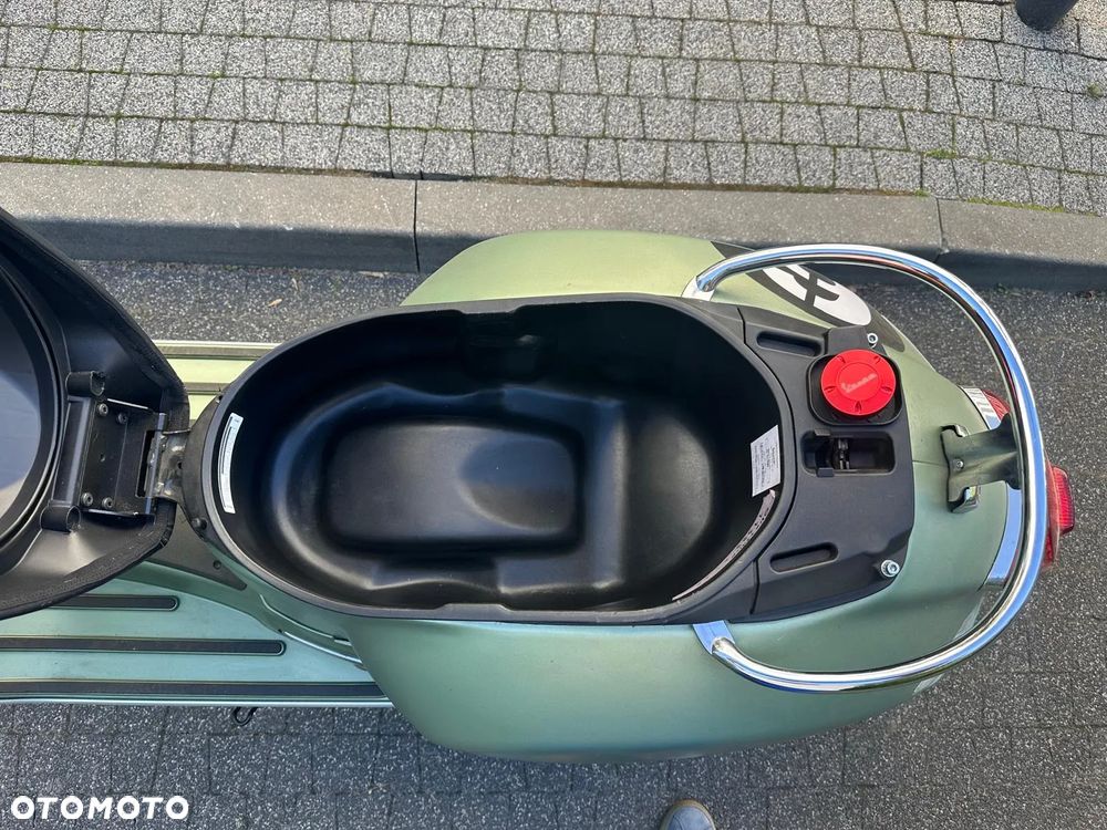 Piaggio Vespa - 12