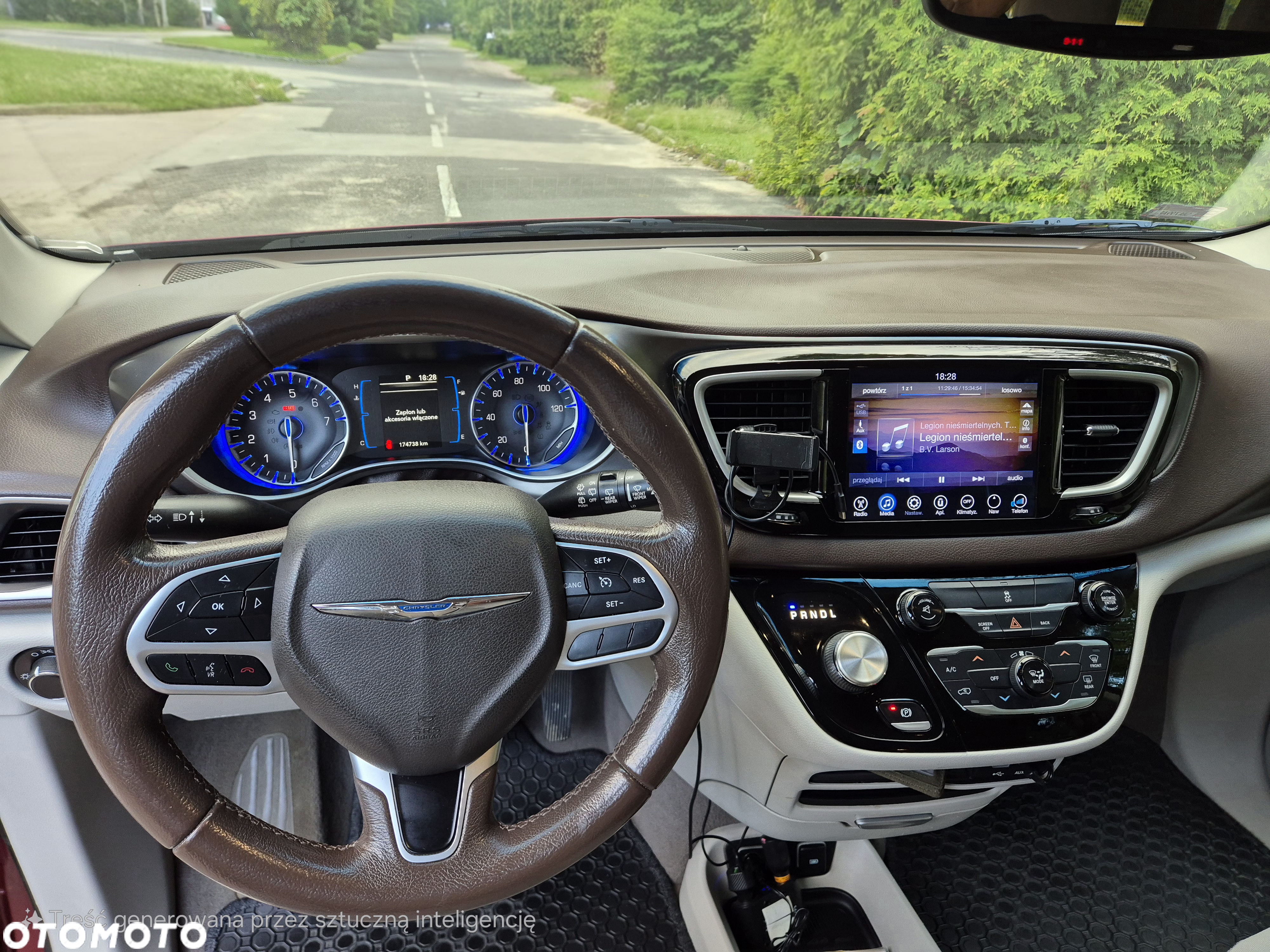 Chrysler Pacifica - 11