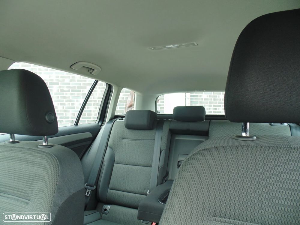 VW Golf Variant 1.6 TDi GPS Edition - 28