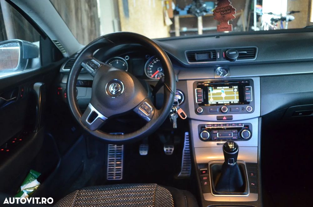 Volkswagen Passat 1.6 TDI BlueMotion Technology Trendline - 16