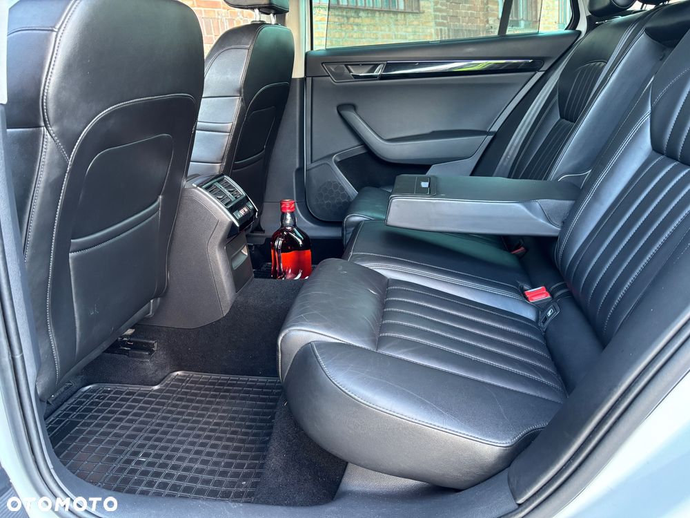 Skoda Superb 2.0 TDI SCR L&K DSG - 19