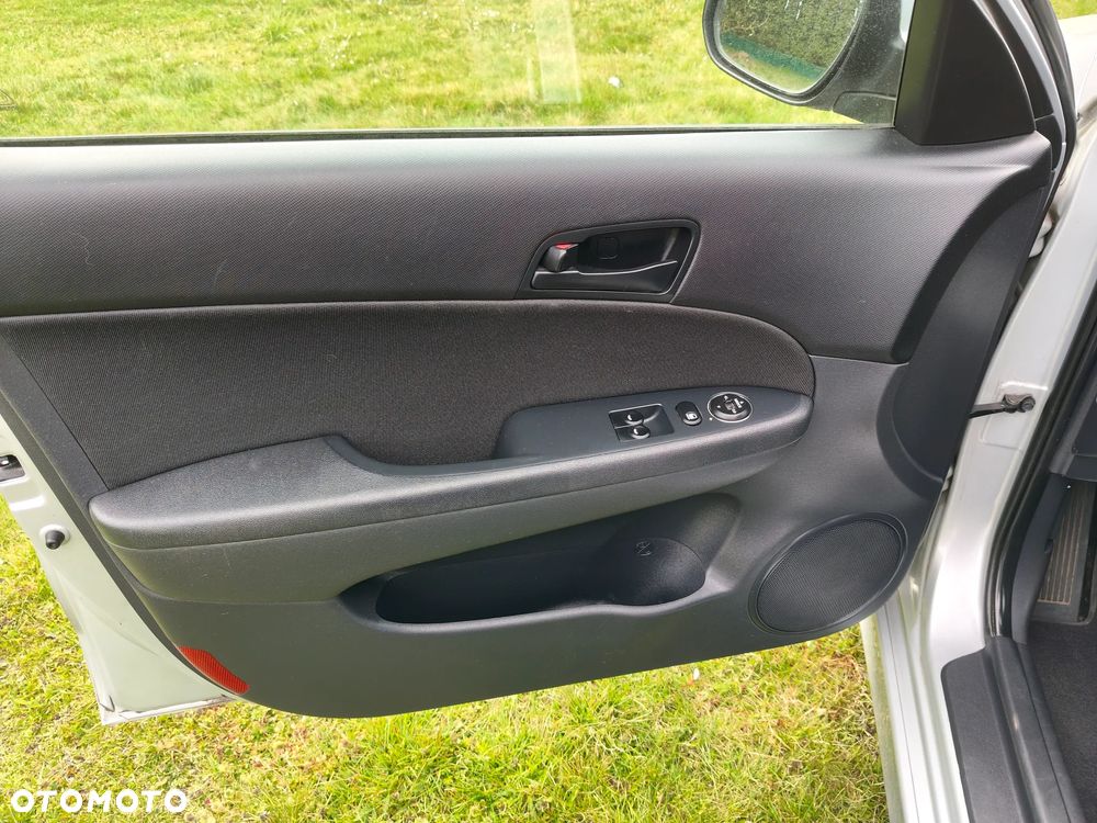 Hyundai i30 i30cw 1.4 blue Comfort - 11