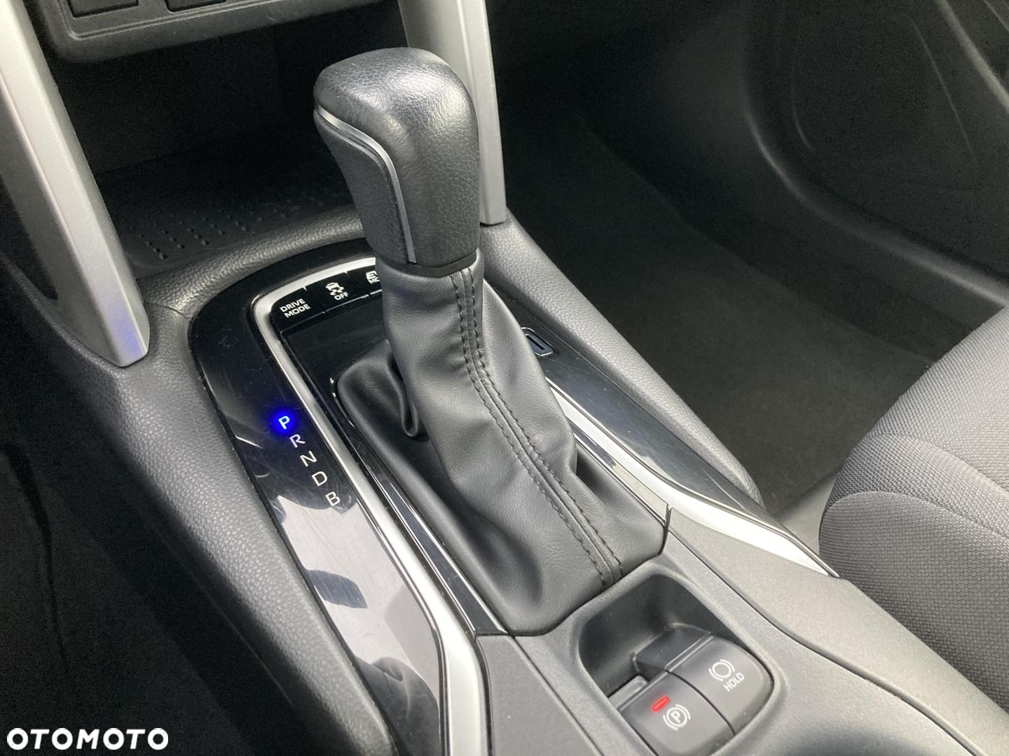 Toyota Corolla Cross 2.0 Hybrid Comfort - 23