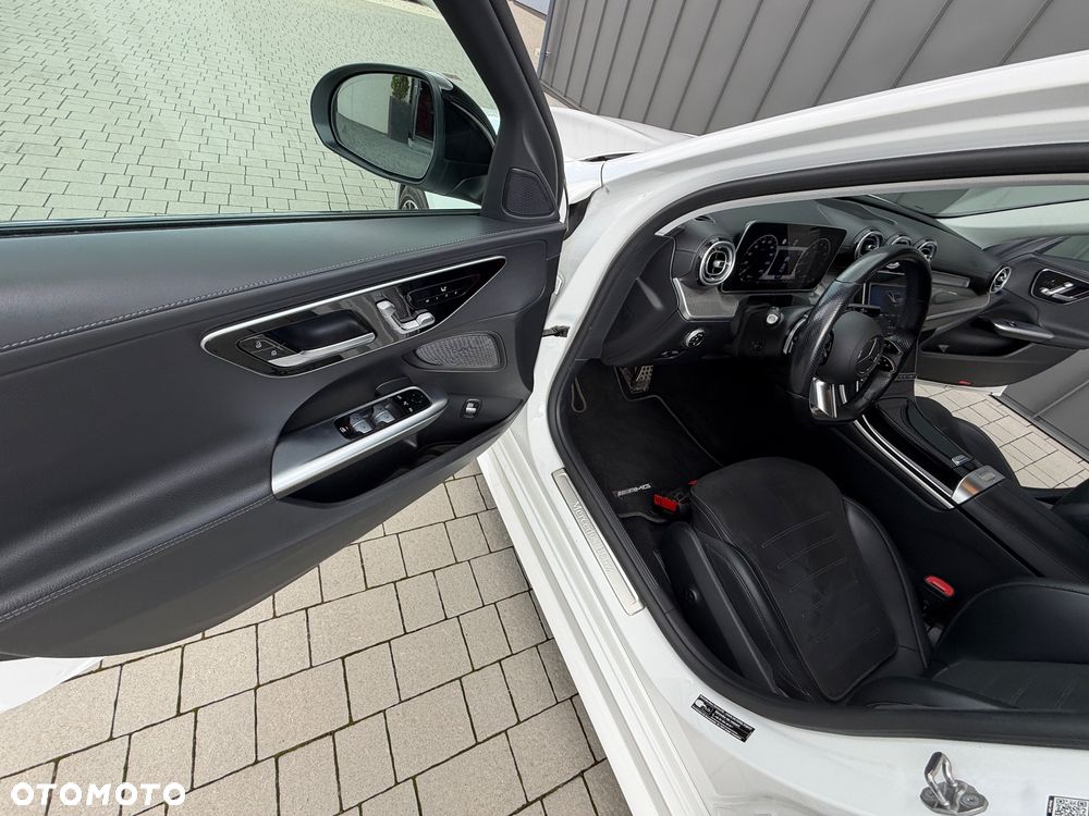 Mercedes-Benz Klasa C 300 mHEV 4-Matic AMG - 24
