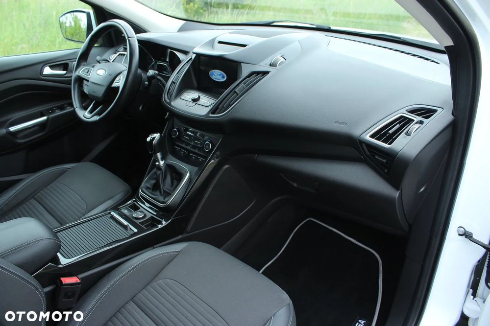 Ford Kuga 2.0 TDCi 4x2 Titanium - 29