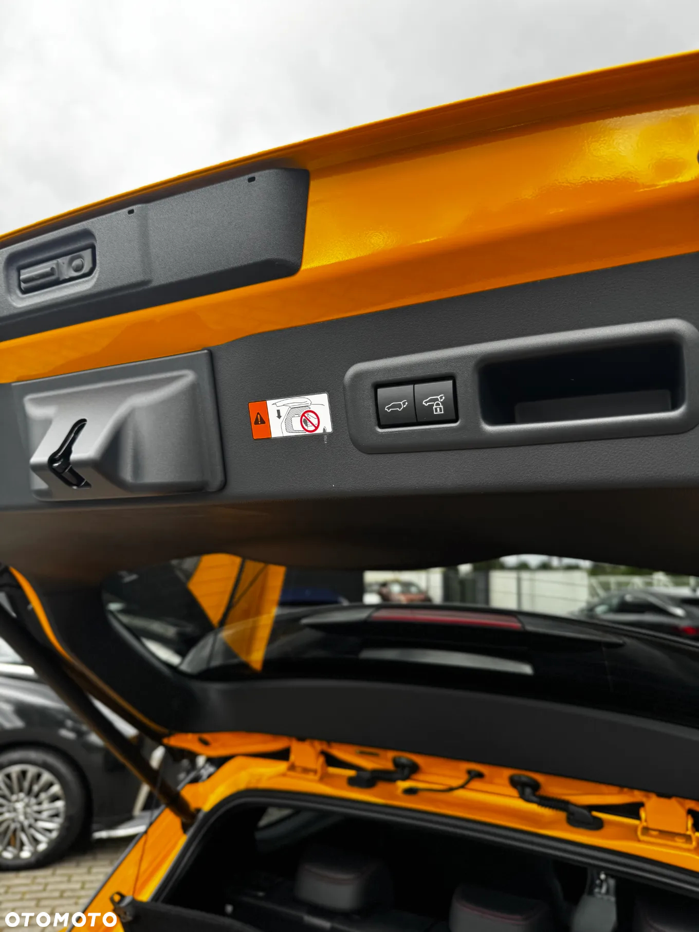 Lexus LBX 1.5 Hybrid Emotion - 5