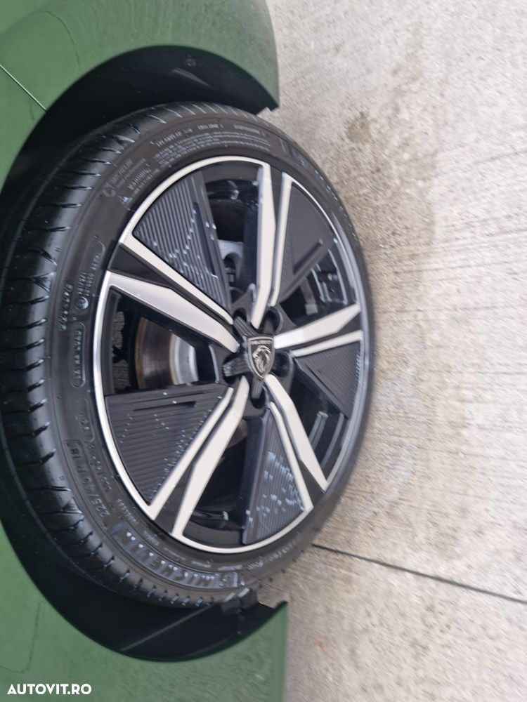 Peugeot 308 1.2L PureTech 130 S&S EAT8 GT - 4