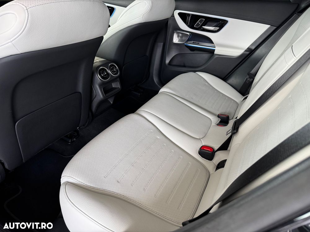 Mercedes-Benz GLC Coupe 300 d 4Matic 9G-TRONIC AMG Line Advanced - 12
