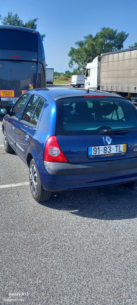 Renault Clio 1.2 16V Privilège - 12