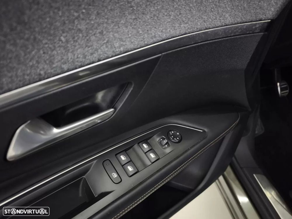 Peugeot 3008 1.6 BlueHDi GT Line — fotografia 17