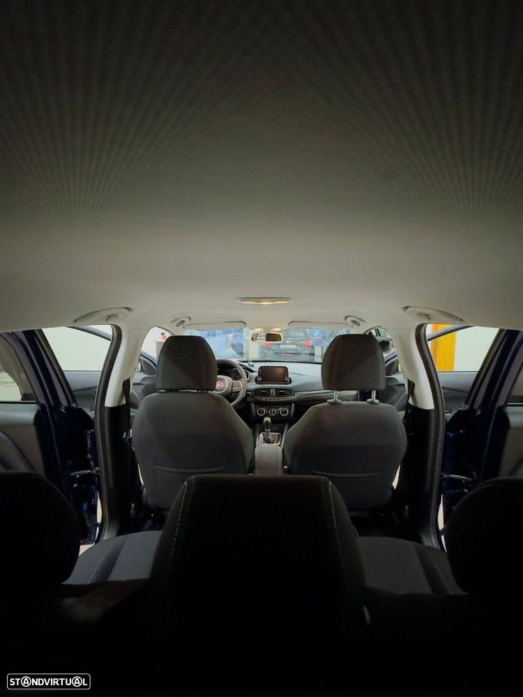 Fiat Tipo Station Wagon 1.3 M-Jet Lounge - 25