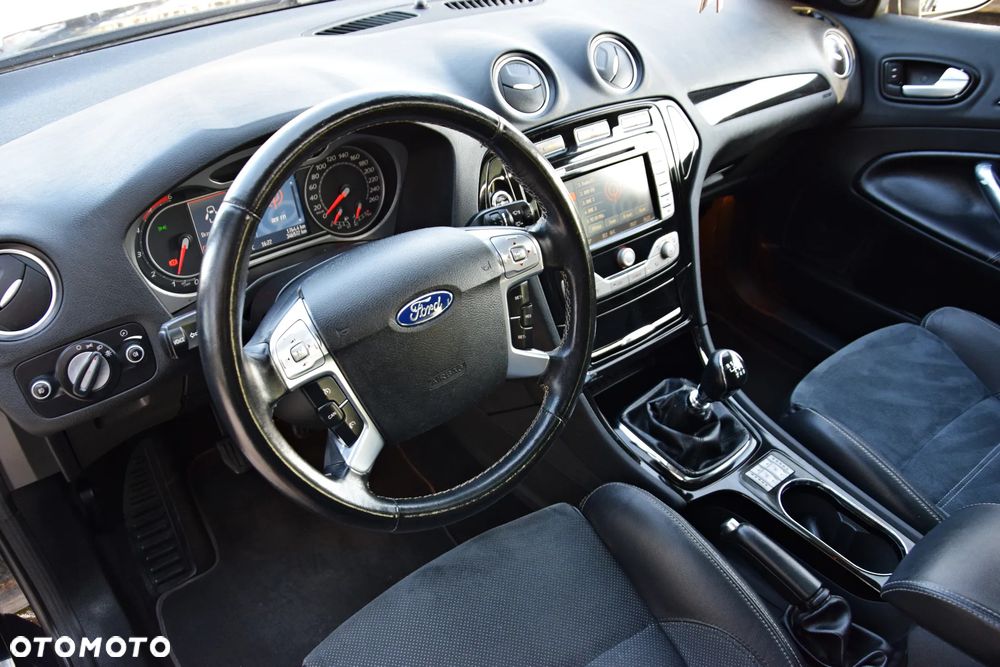 Ford Mondeo - 27