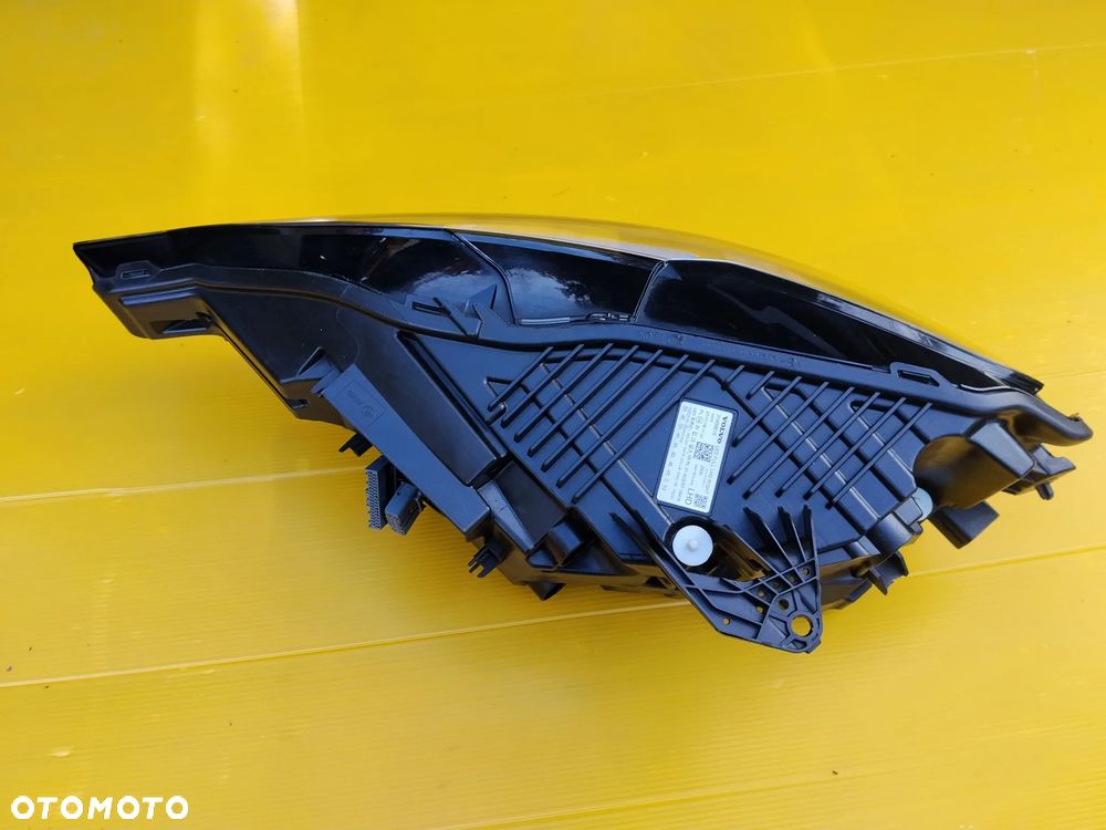 Lampa Prawa full LED Volvo XC60 przed lift 19- full LED system bdb. - 2