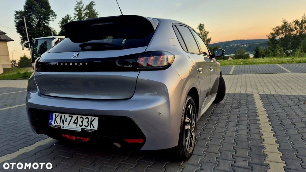 Peugeot 208 PureTech 100 EAT8 Allure - 10
