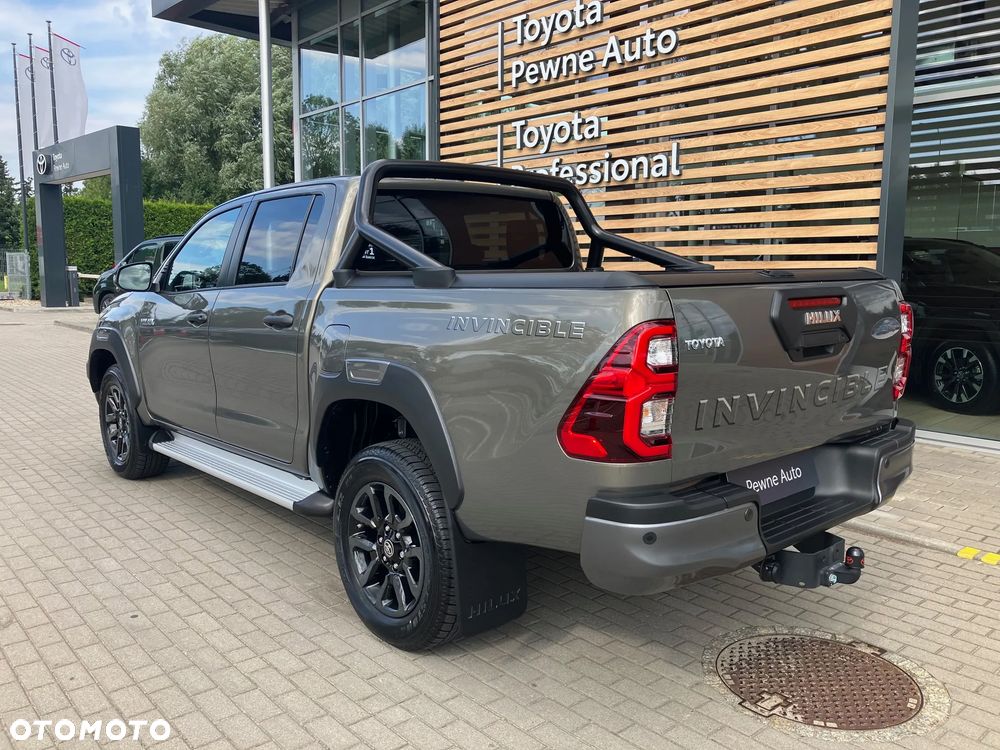 Toyota Hilux 2.8 D-4D mHEV Double Cab Invincible 4x4 - 5