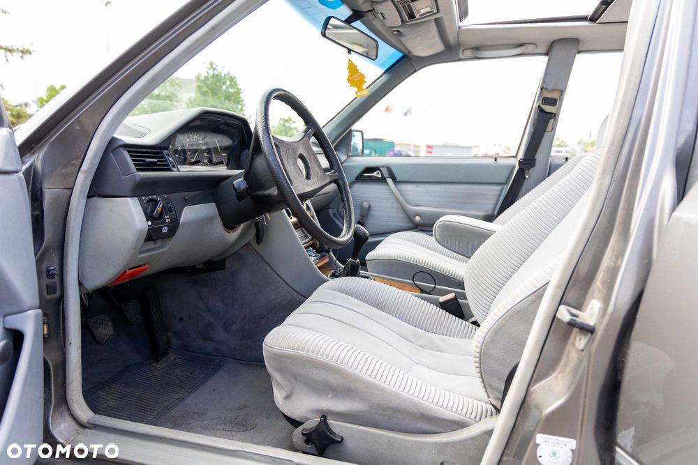 Mercedes-Benz W124 (1984-1993) - 20
