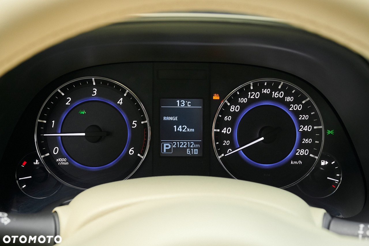 Infiniti QX70 3.0d S - 36