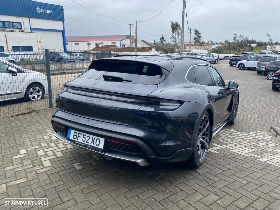 Porsche Taycan Cross Turismo 4S - 3