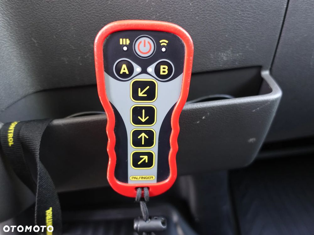Ford Transit - Kontener z windą - 28