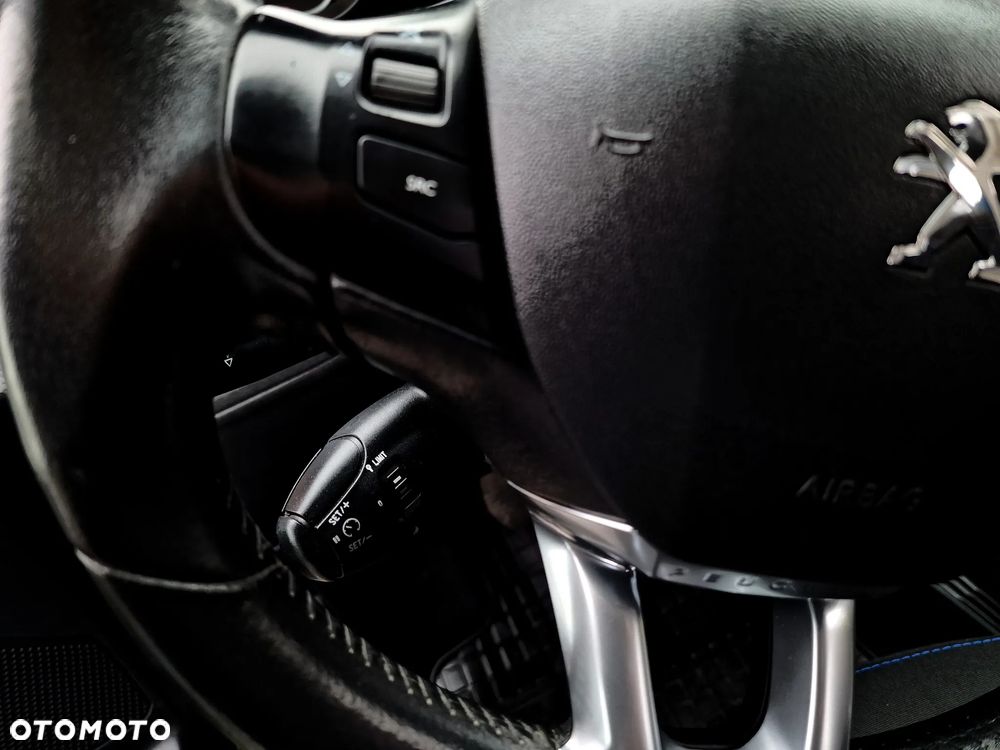 Peugeot 208 1.2 PureTech Style - 25