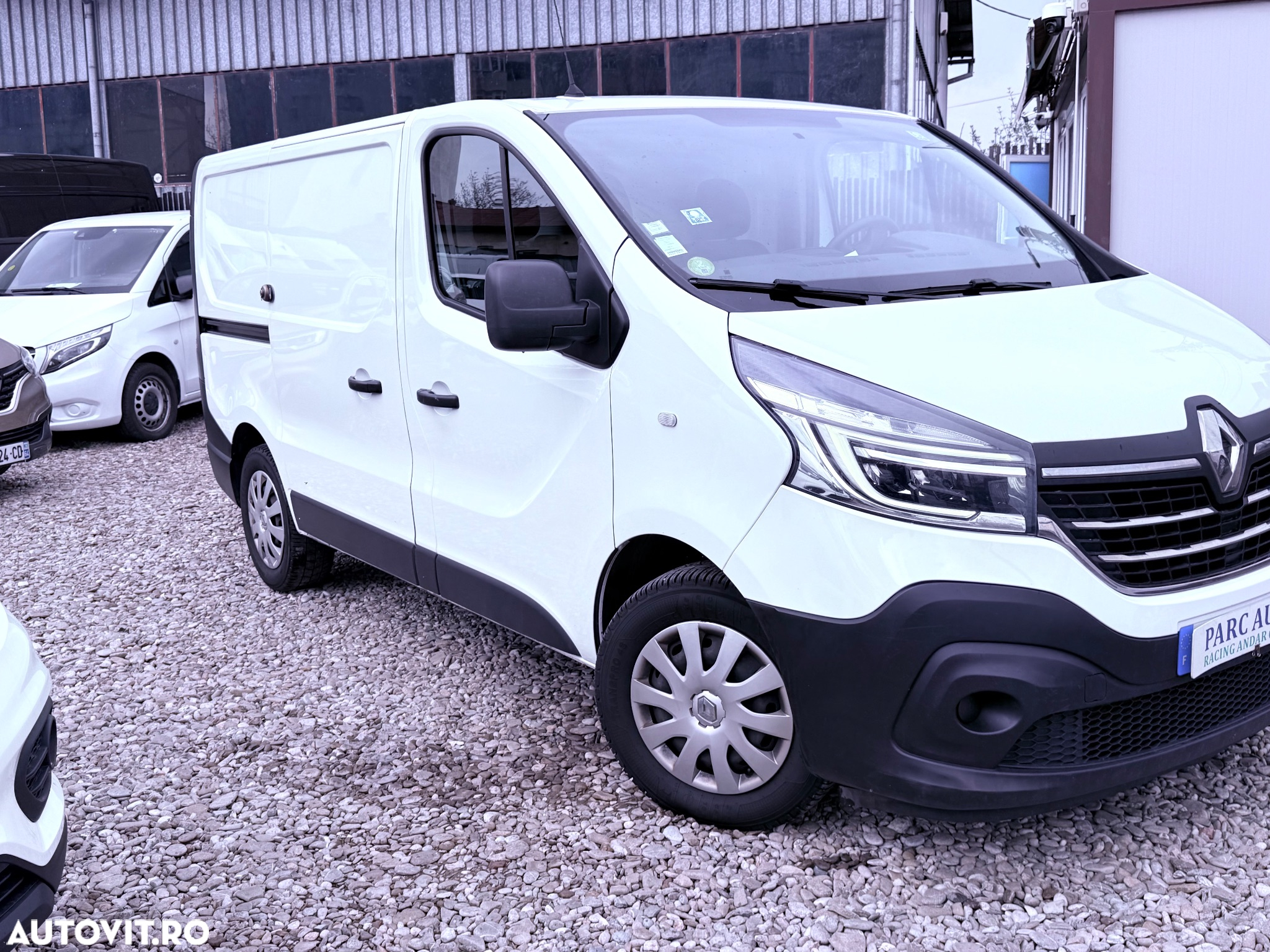 Renault Trafic ENERGY 1.6 dCi 120 Start & Stop Combi L1H1 Expression - 4