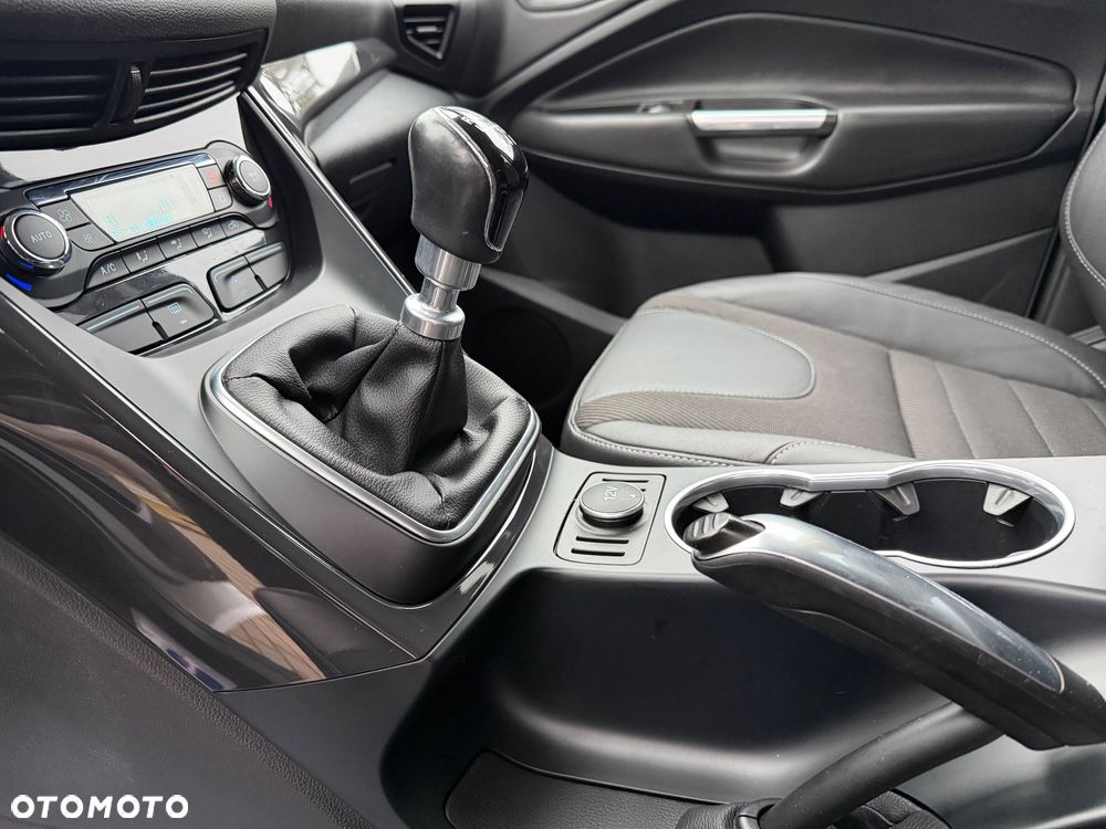 Ford Kuga 2.0 TDCi 2x4 Titanium - 21