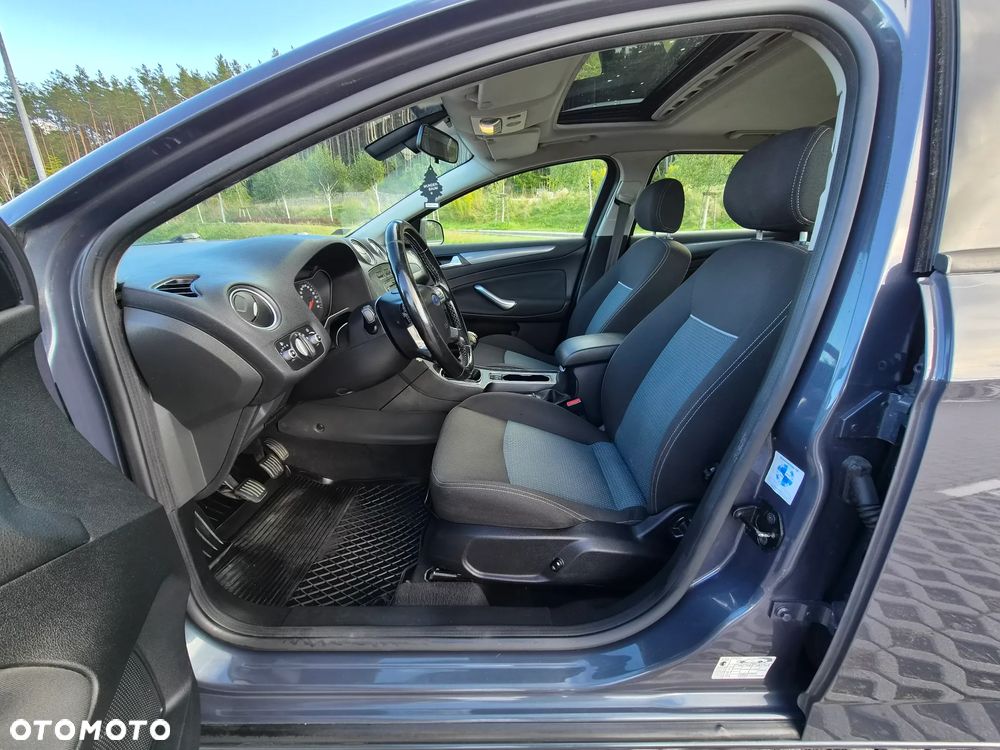 Ford Mondeo - 12
