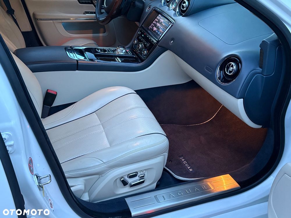 Jaguar XJ 5.0 V8 LWB Portfolio - 13