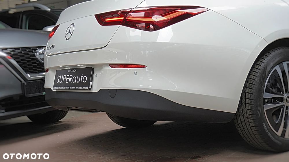 Mercedes-Benz CLA 200 7G-DCT - 36