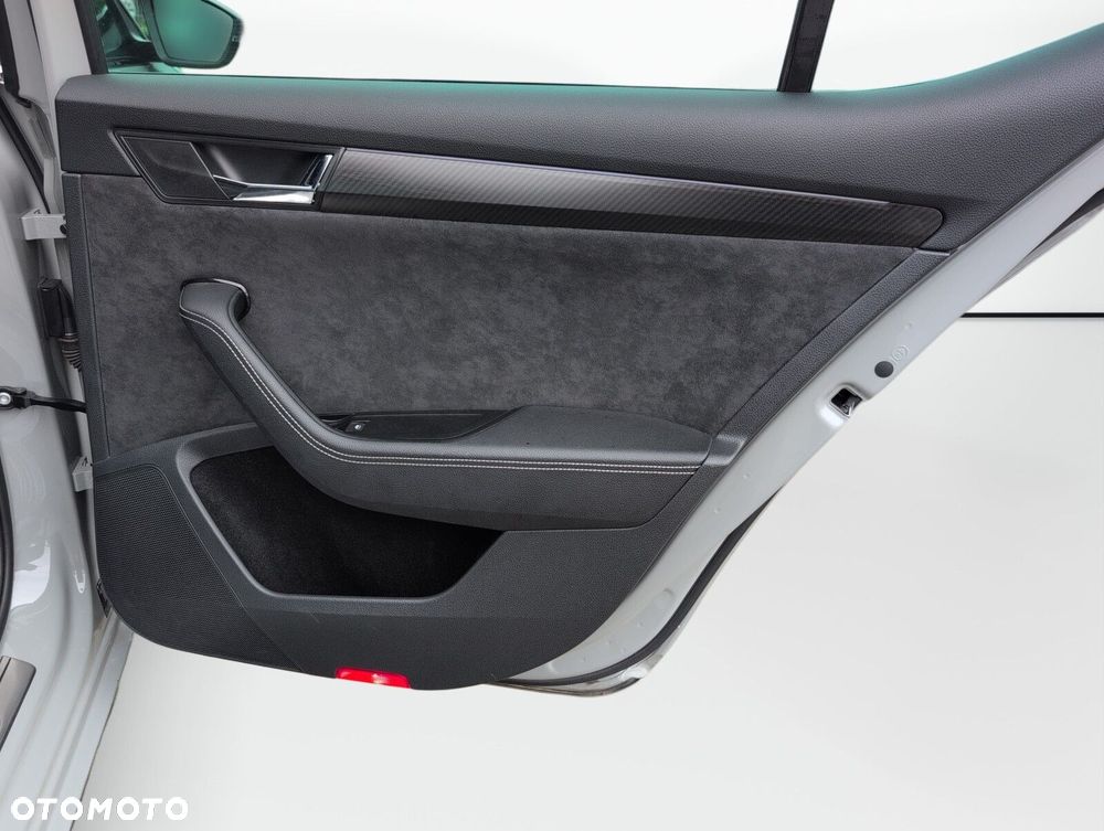 Skoda Superb 1.5 TSI Sportline DSG - 16