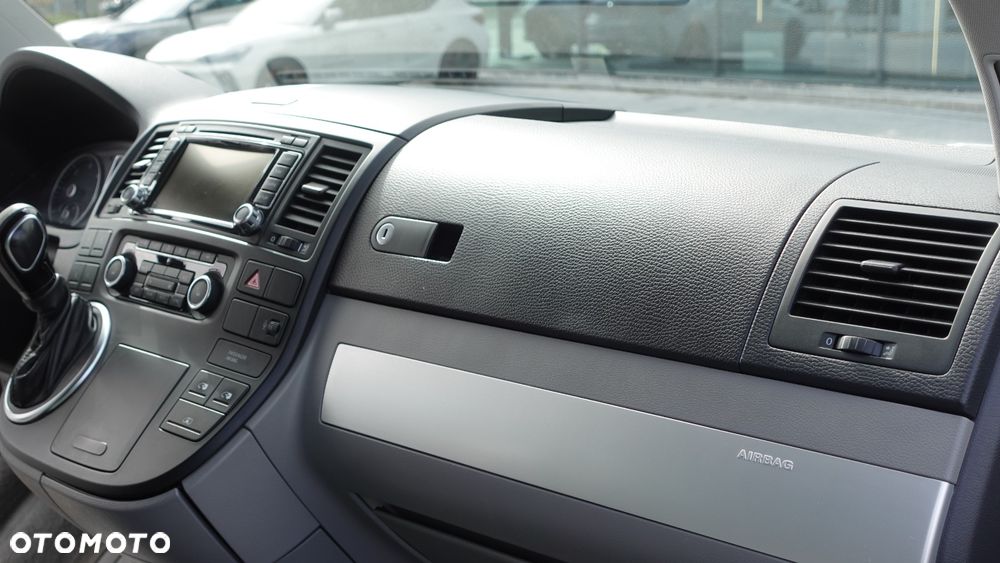 Volkswagen Multivan - 18