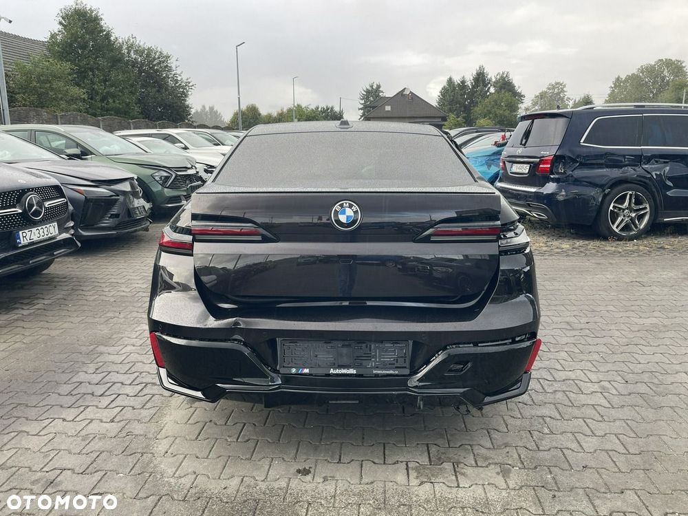 BMW Seria 7 740d xDrive mHEV Nero Lusso Edition sport - 3