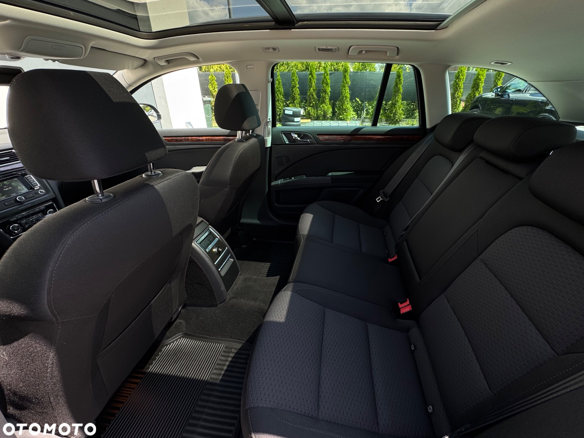 Skoda Superb 2.0 TDI DSG Elegance - 31