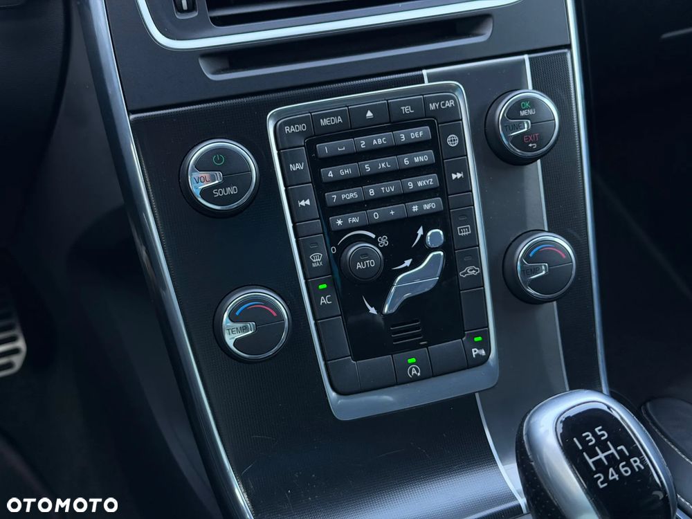 Volvo V60 D4 Drive-E R-Design Summum - 30