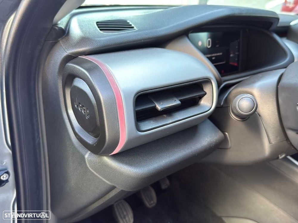 Jeep Avenger 1.2 GSE T3 Summit - 12
