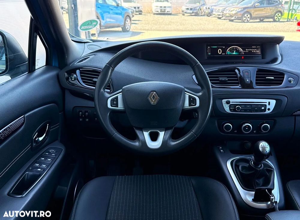 Renault Grand Scenic 1.6 dCi Stop&Start Energy Privilege - 8