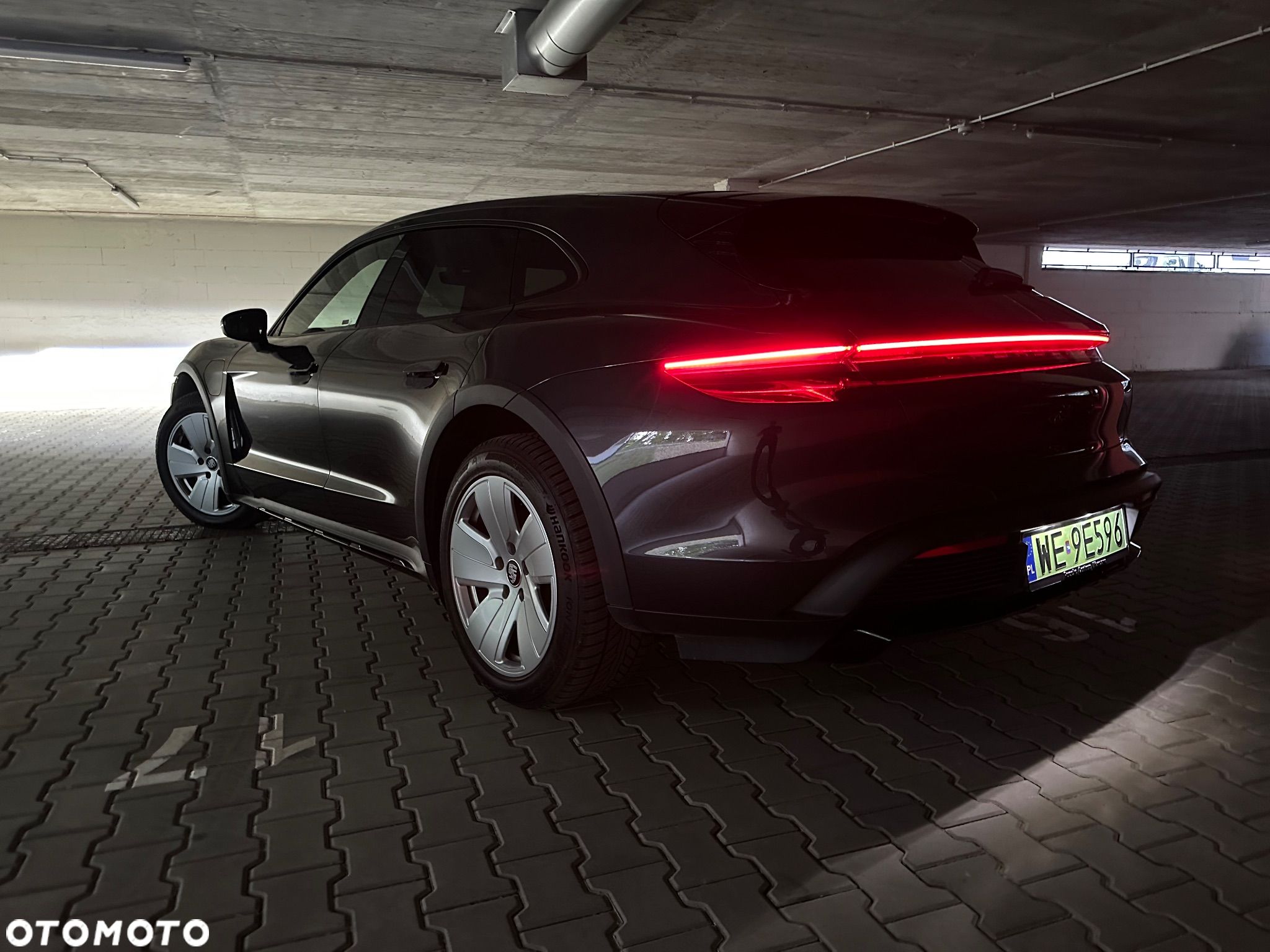 Porsche Taycan Sport Turismo - 1