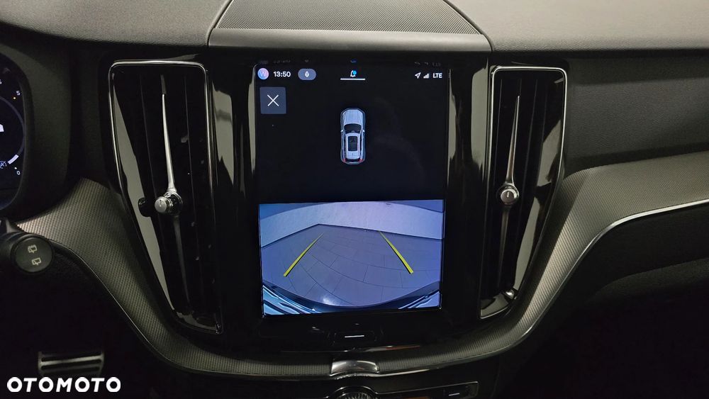 Volvo XC 60 B4 D Plus Dark - 28