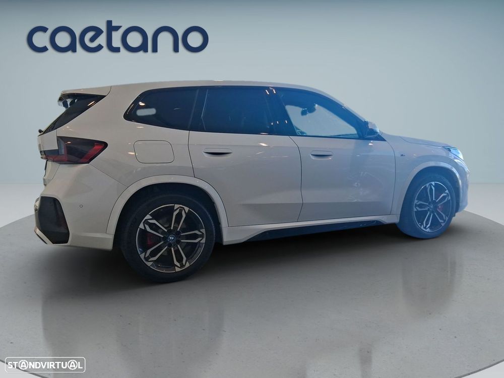 BMW iX1 eDrive20 Pack Desportivo M Pro - 7