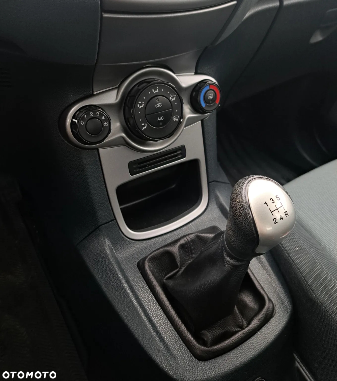 Ford Fiesta 1.4 Trend - 14