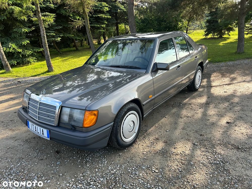 Mercedes-Benz W124 (1984-1993) - 32
