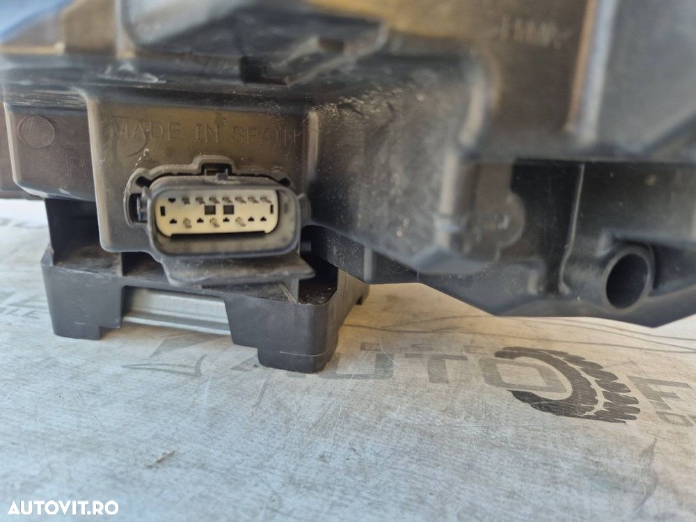 Far dreapta Ford Kuga 3 Full LED LV4B-13016-AN an 2019-2020-2021-2023 - 6