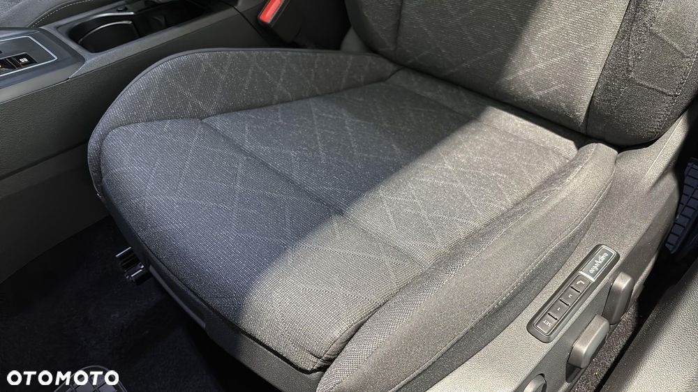 Volkswagen Golf VIII 2.0 TDI Life DSG - 12