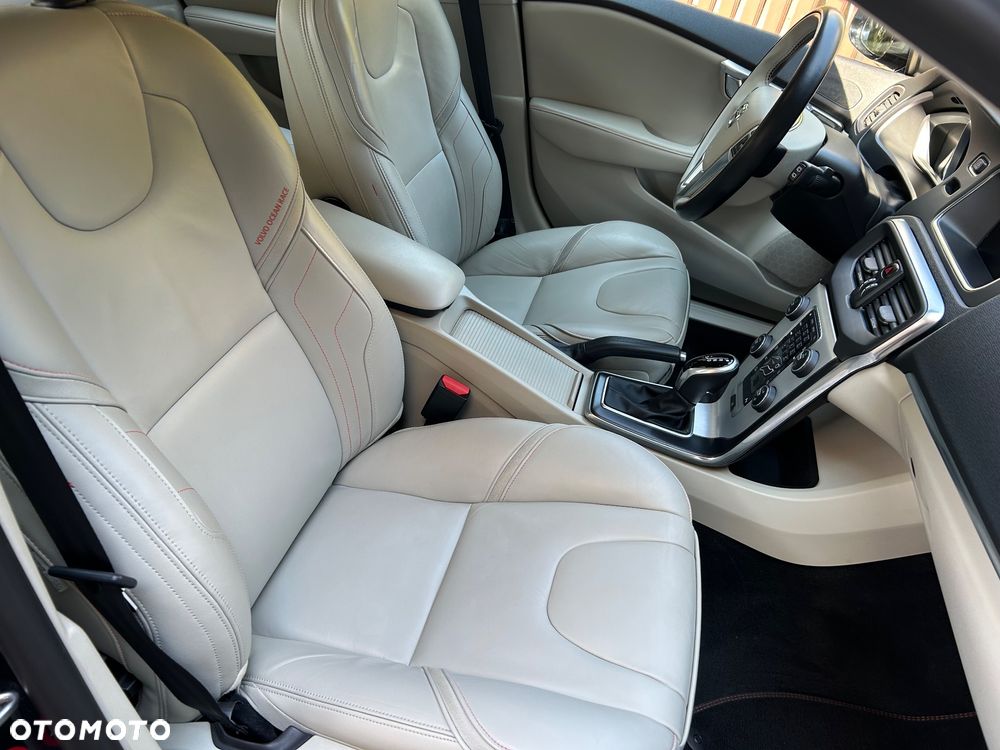 Volvo V40 T3 Drive-E R-Ocean Race - 12