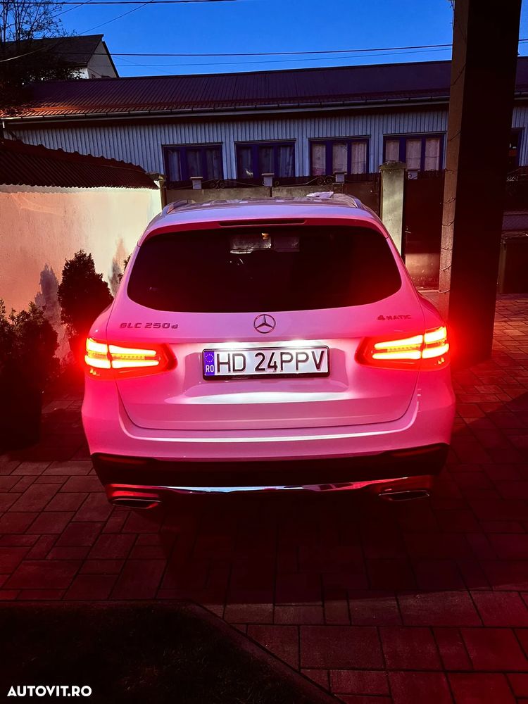Mercedes-Benz GLC - 13