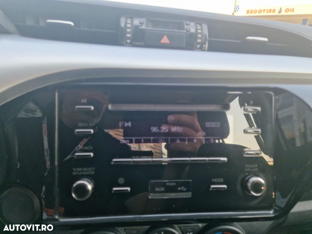 Toyota Hilux 2.4D 150CP 4x4 Double Cab 6MT Comfort - 15