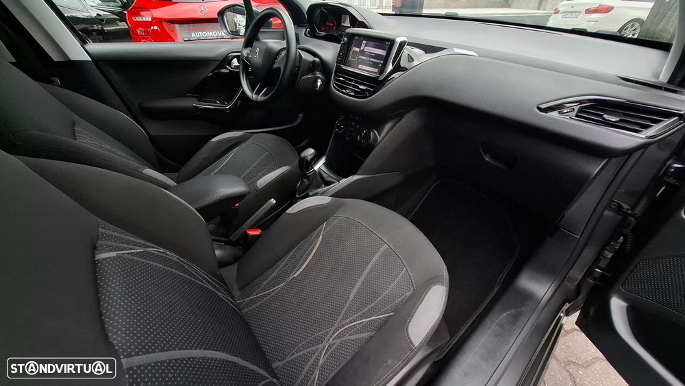 Peugeot 208 1.4 VTi Allure - 29
