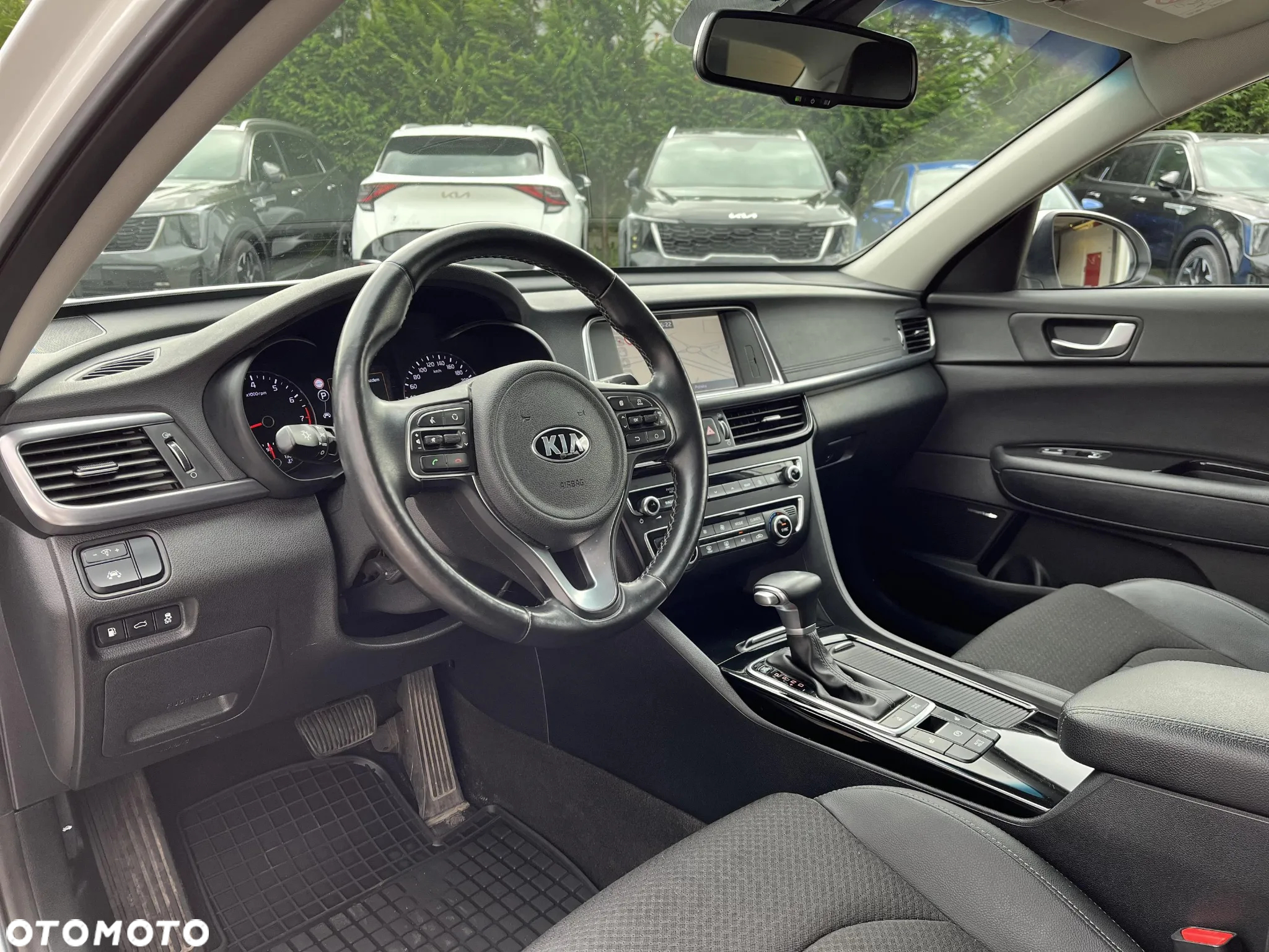 Kia Optima 2.0 L - 9