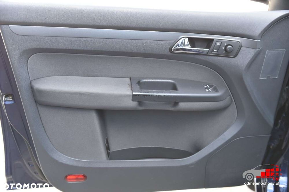 Volkswagen Touran - 15