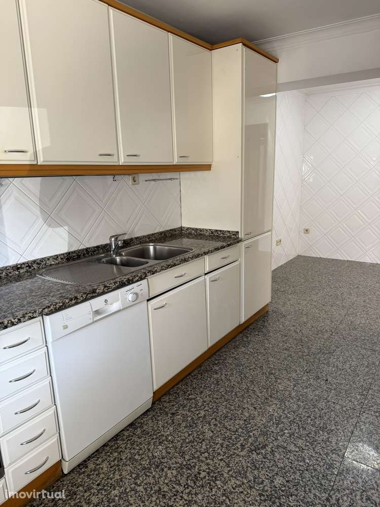 Andar de Moradia T4 em Custoias / Senhora da Hora, Matosinhos - Grande imagem: 3/19